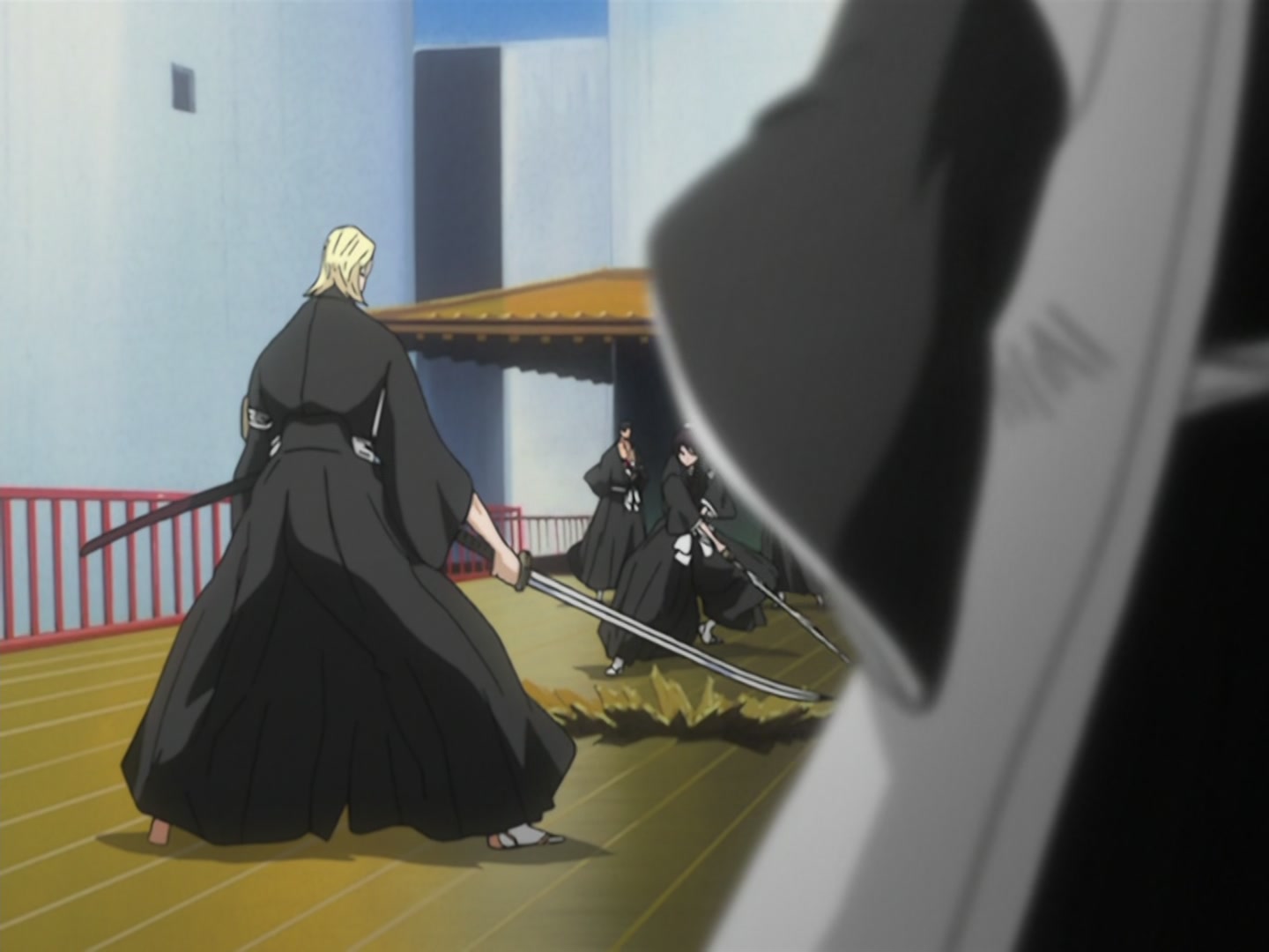 Bleach Ep 35: Aizen Assassinated! @ 00:04:56