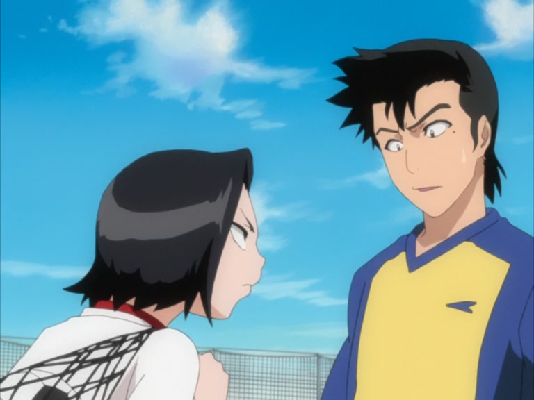 Bleach Ep 132: Hitsugaya, Karin, and Soccer Ball @ 00:03:43