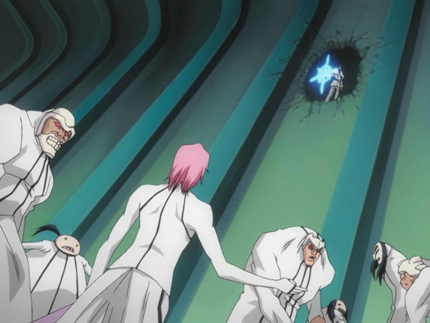 Bleach Ep 163: Shinigami and Quincy, Battle with Madness @ 00:13:37