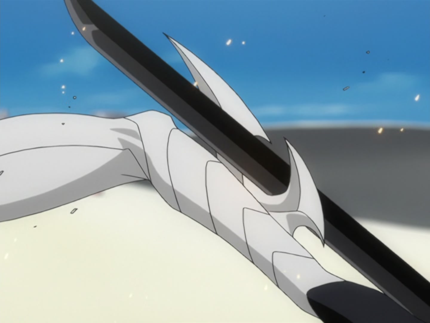 Bleach Ep 166: Desperate Effort vs. Desperate Effort! Hollowized Ichigo @ 00:16:10