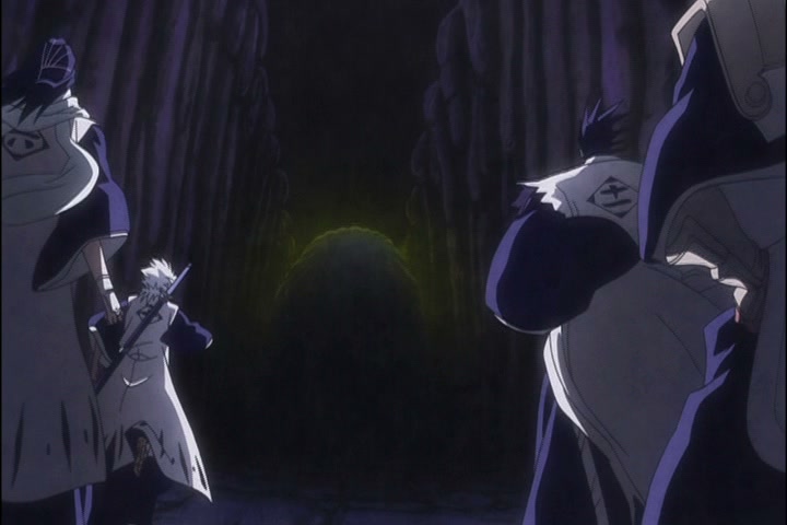 Bleach Ep 324: Recapture Seireitei! The Captains Move! @ 00:03:14