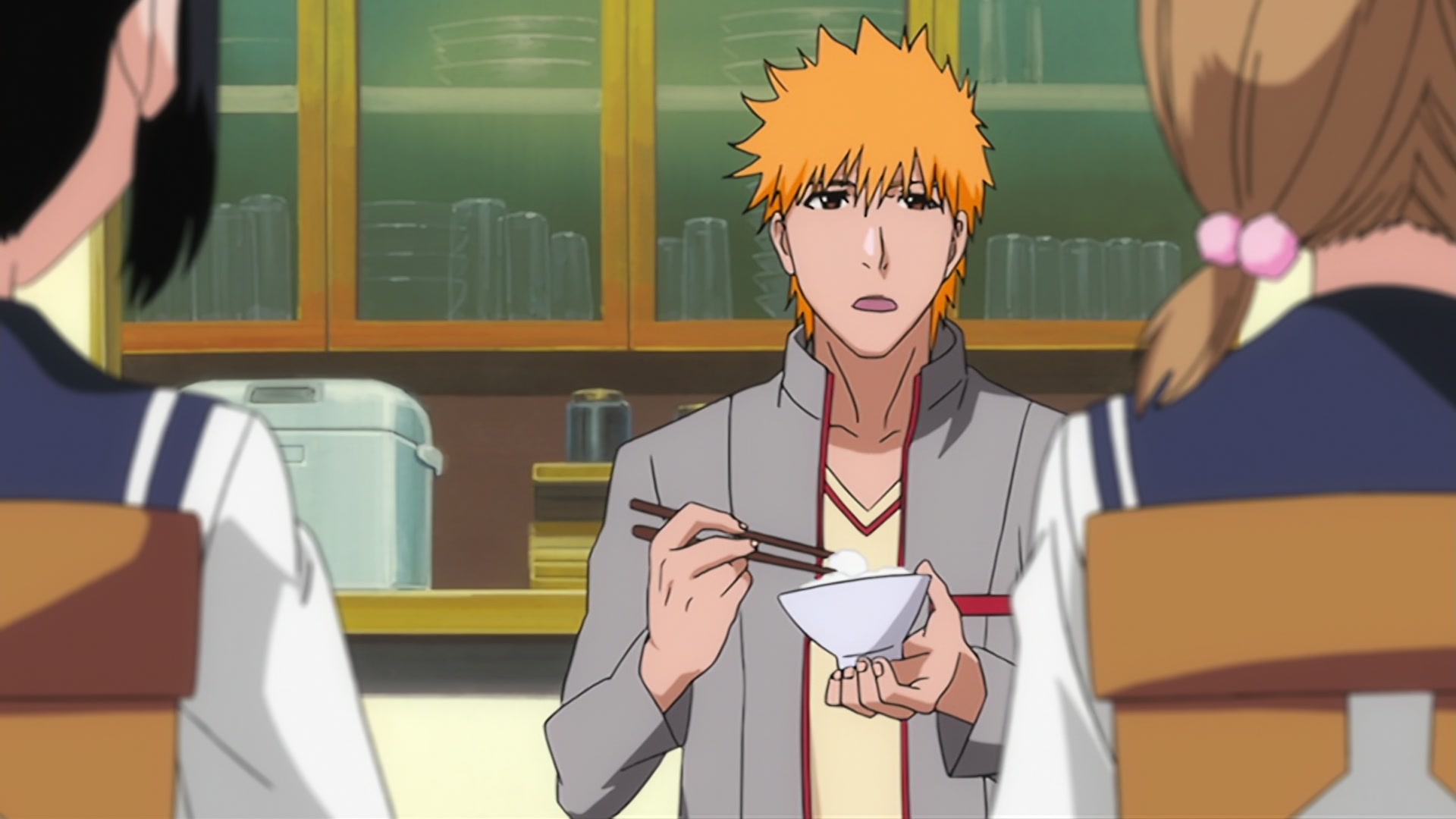 Bleach Ep 345: Uryu is Attacked, A Threat Draws Near the Friends! @ 00:15:13