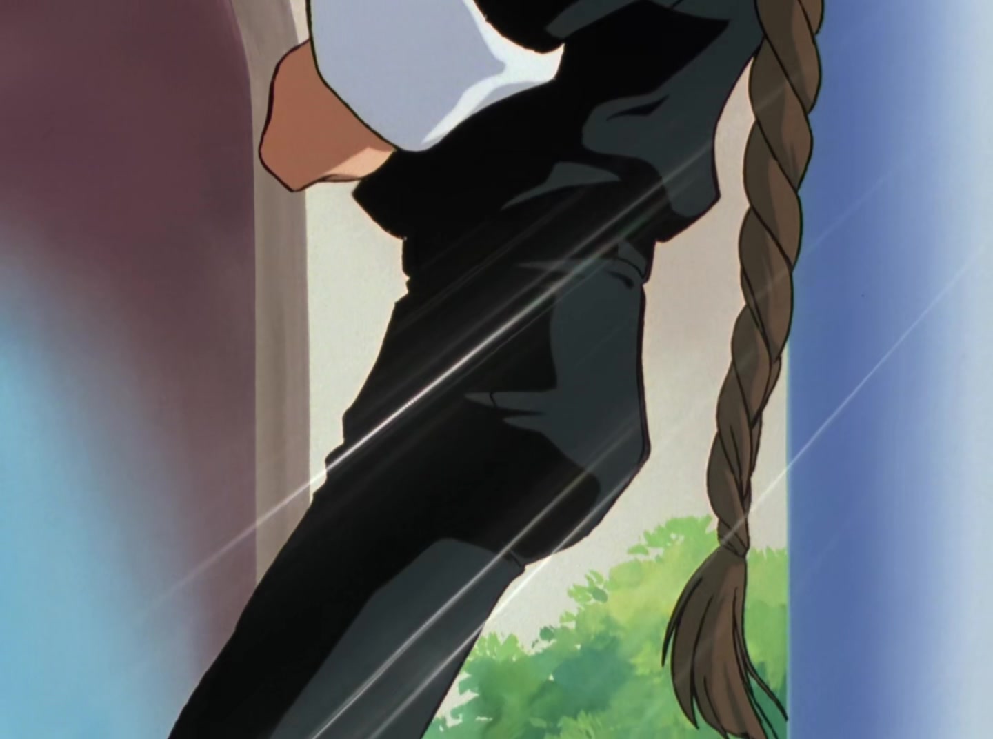 Mobile Suit Gundam Wing Ep 17: Betrayed by Home, Far Away @ 05:54