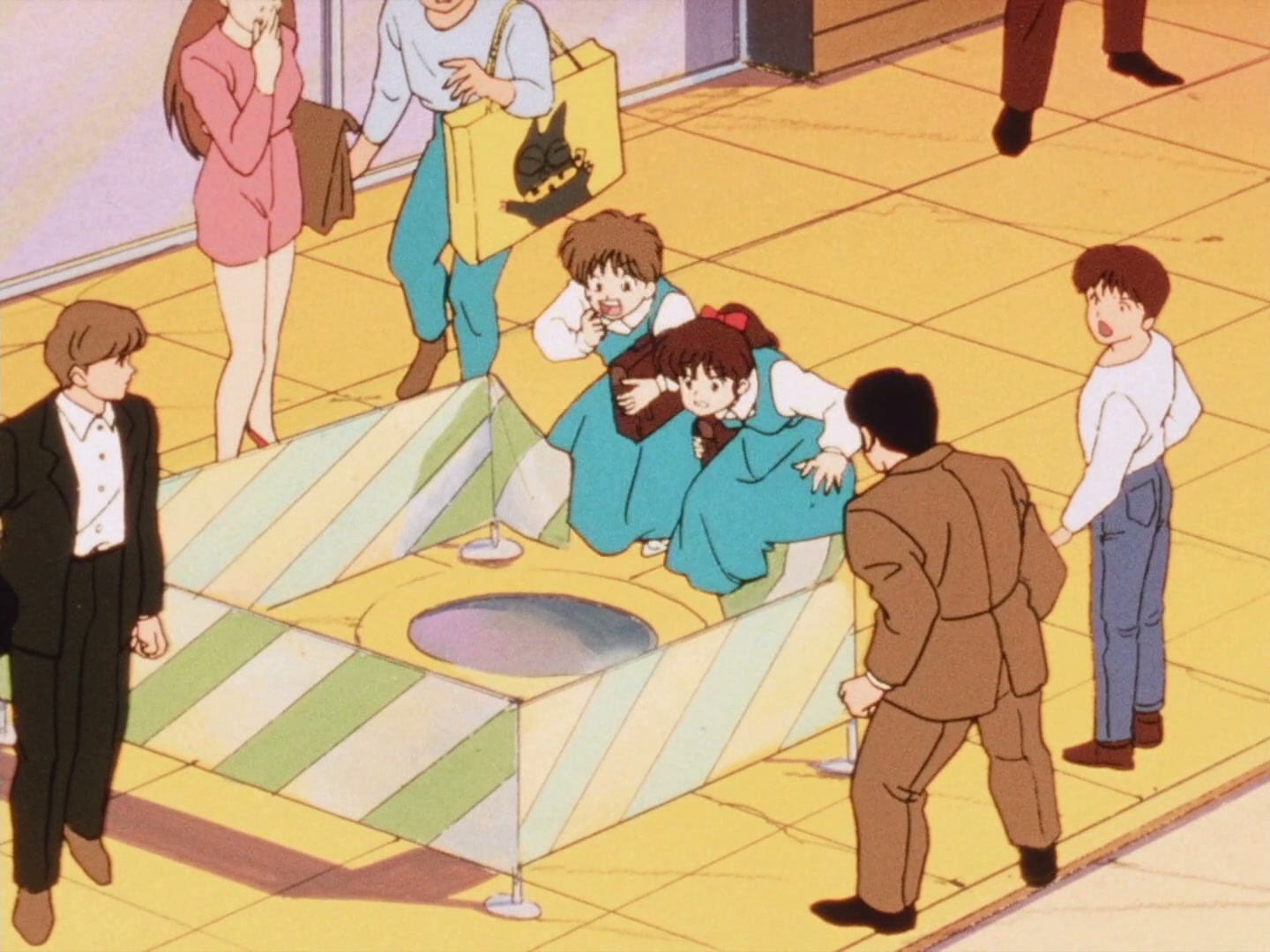 Ranma ½ Ep 43: Sneeze Me, Squeeze Me, Please Me! Shampoo's Recipe For Disaster @ 00:09:26