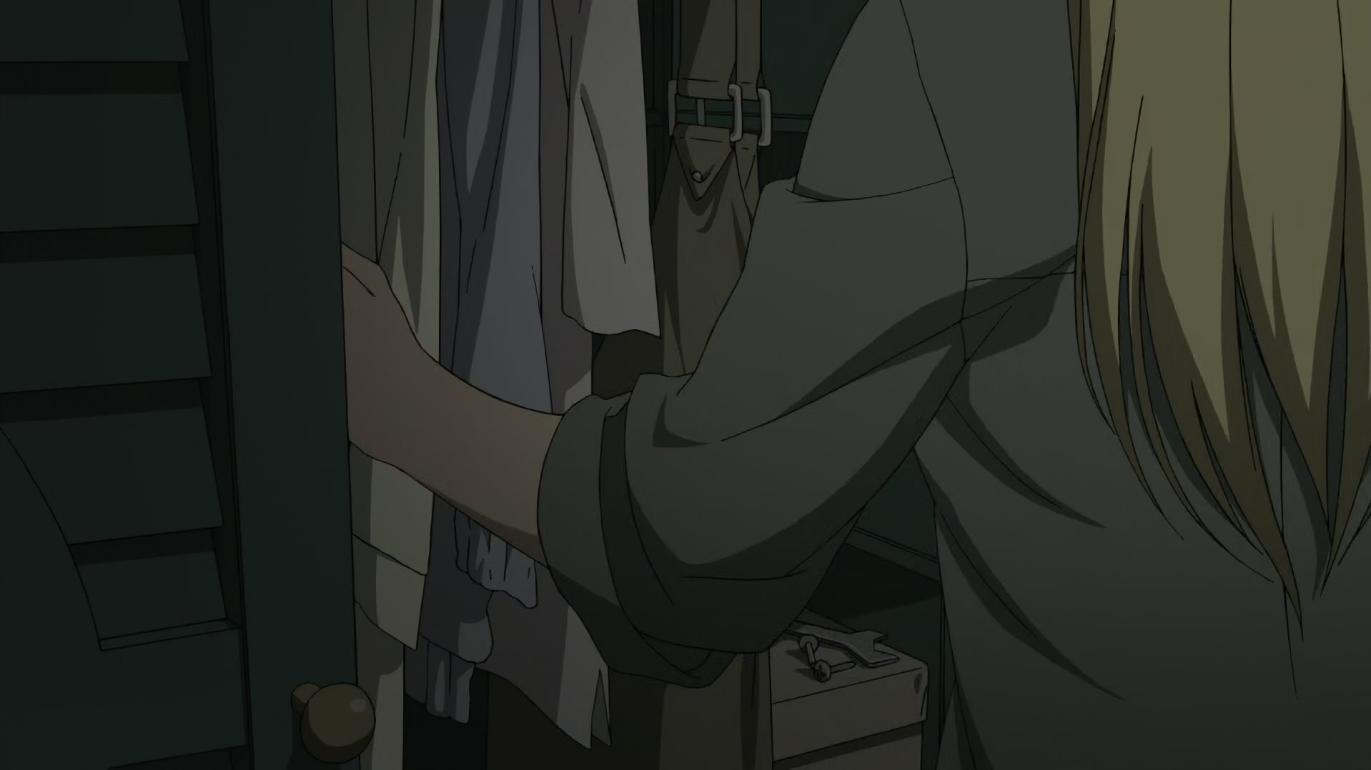 Fullmetal Alchemist: Brotherhood Ep 46: Looming Shadows @ 00:03:18