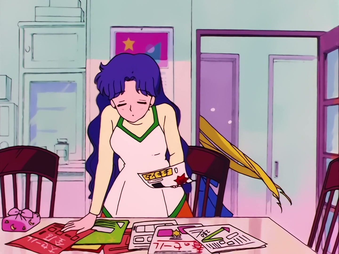 Sailor Moon Ep 1: The Crybaby Usagi's Magnificent Transformation @ 00:02:13