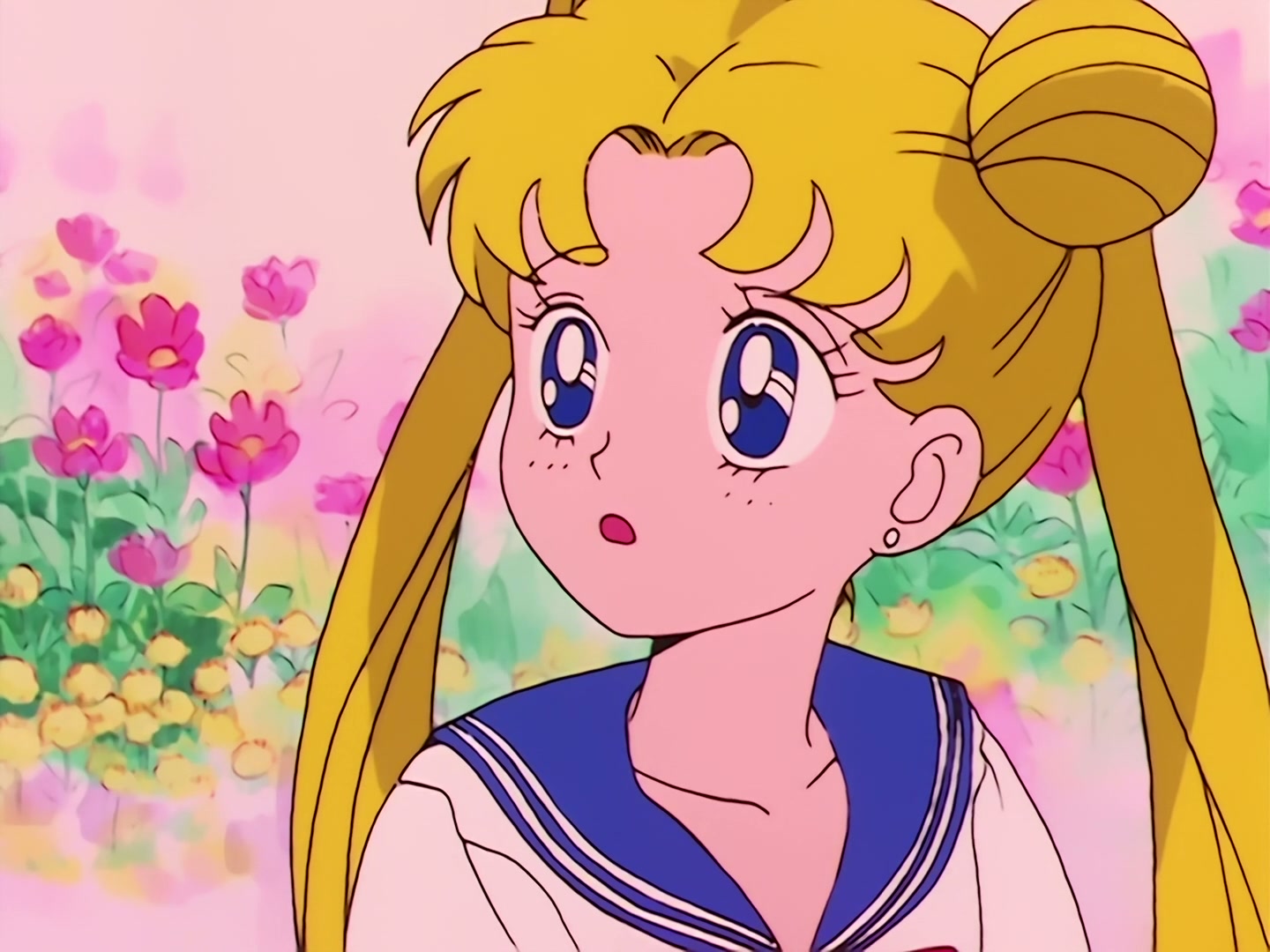 Sailor Moon Ep 1: The Crybaby Usagi's Magnificent Transformation @ 00:04:58