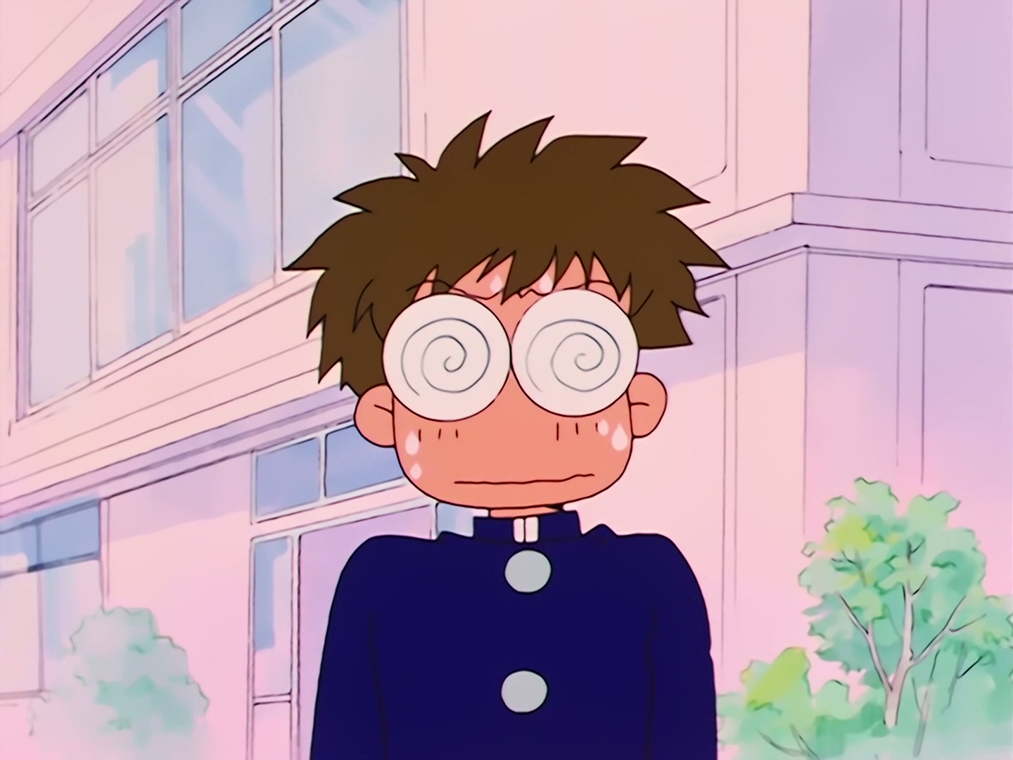 Sailor Moon Ep 1: The Crybaby Usagi's Magnificent Transformation @ 00:05:32