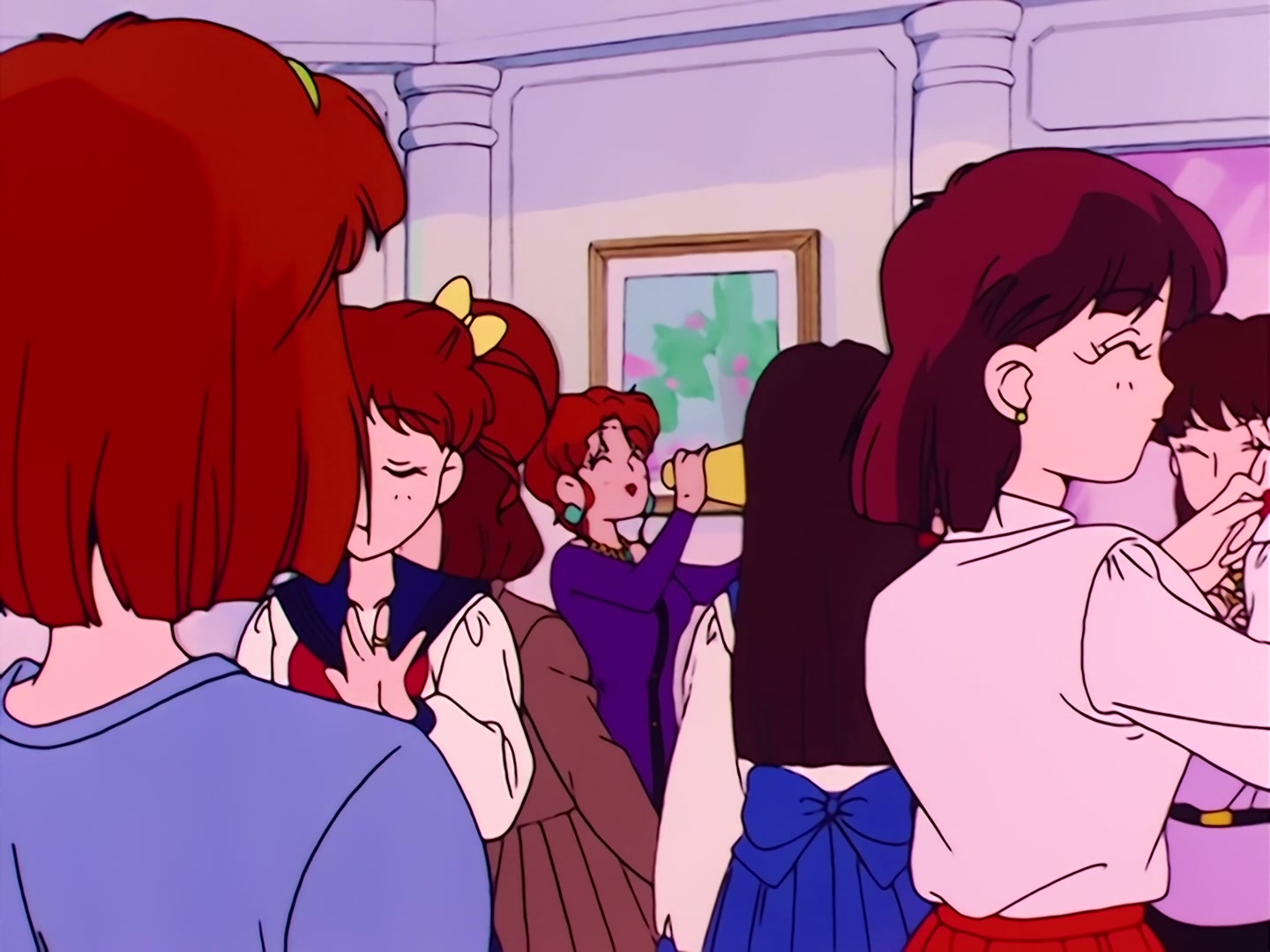 Sailor Moon Ep 1: The Crybaby Usagi's Magnificent Transformation @ 00:07:21