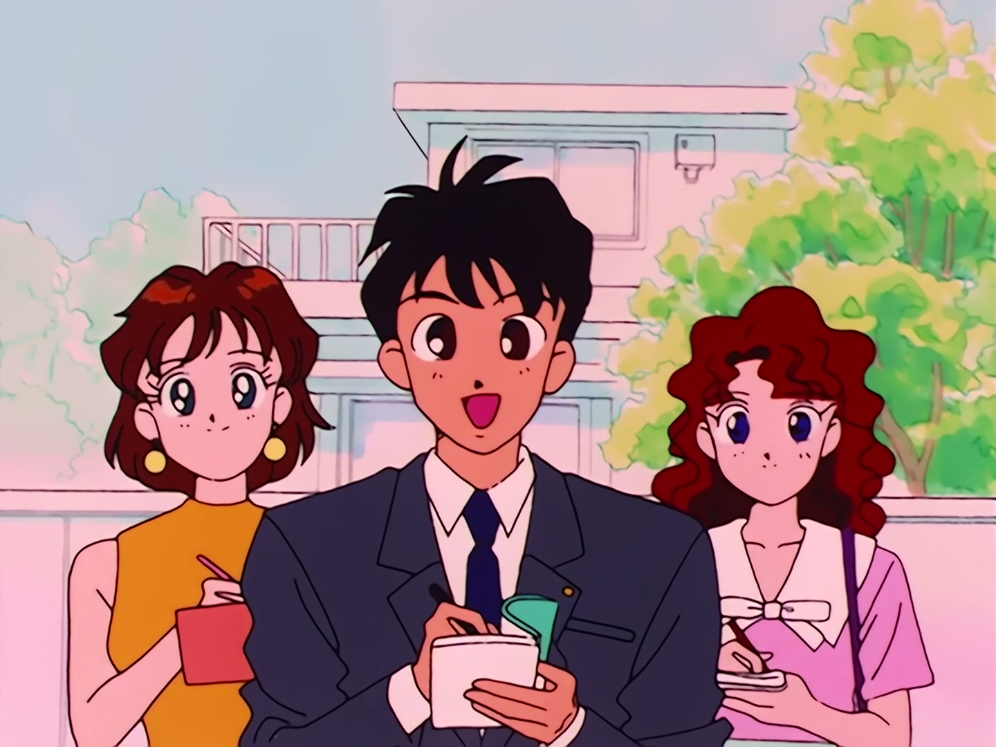 Sailor Moon Ep 17: Is Usagi a Model? The Focus of the Monster Camera @ 00:03:44