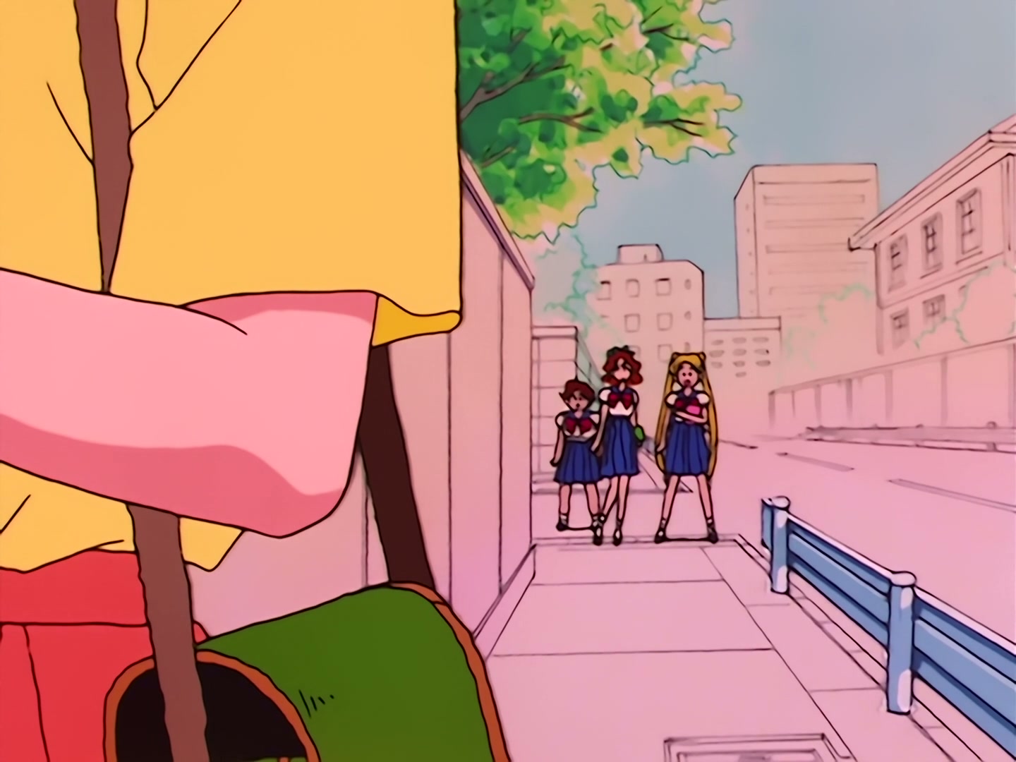 Sailor Moon Ep 17: Is Usagi a Model? The Focus of the Monster Camera @ 00:03:52