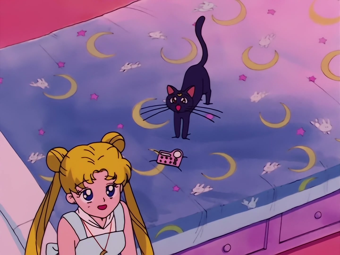Sailor Moon Ep 17: Is Usagi a Model? The Focus of the Monster Camera @ 00:05:58