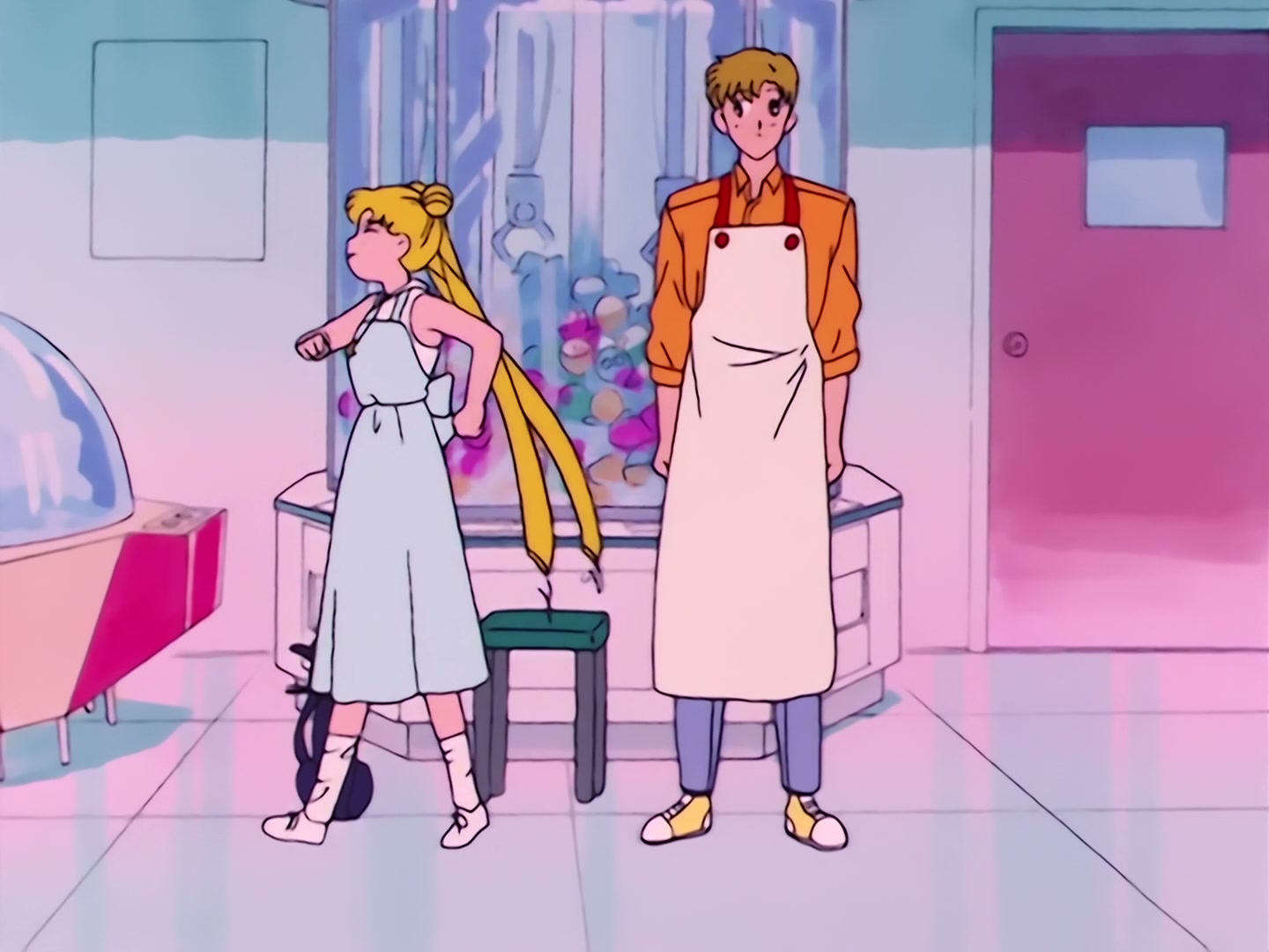 Sailor Moon Ep 17: Is Usagi a Model? The Focus of the Monster Camera @ 00:08:43