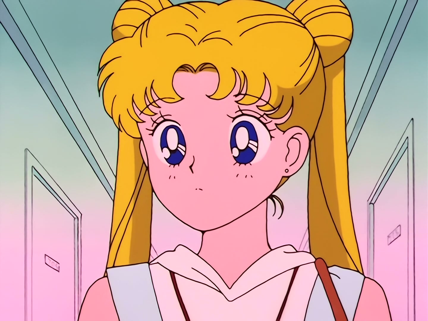 Sailor Moon Ep 17: Is Usagi a Model? The Focus of the Monster Camera @ 00:11:10
