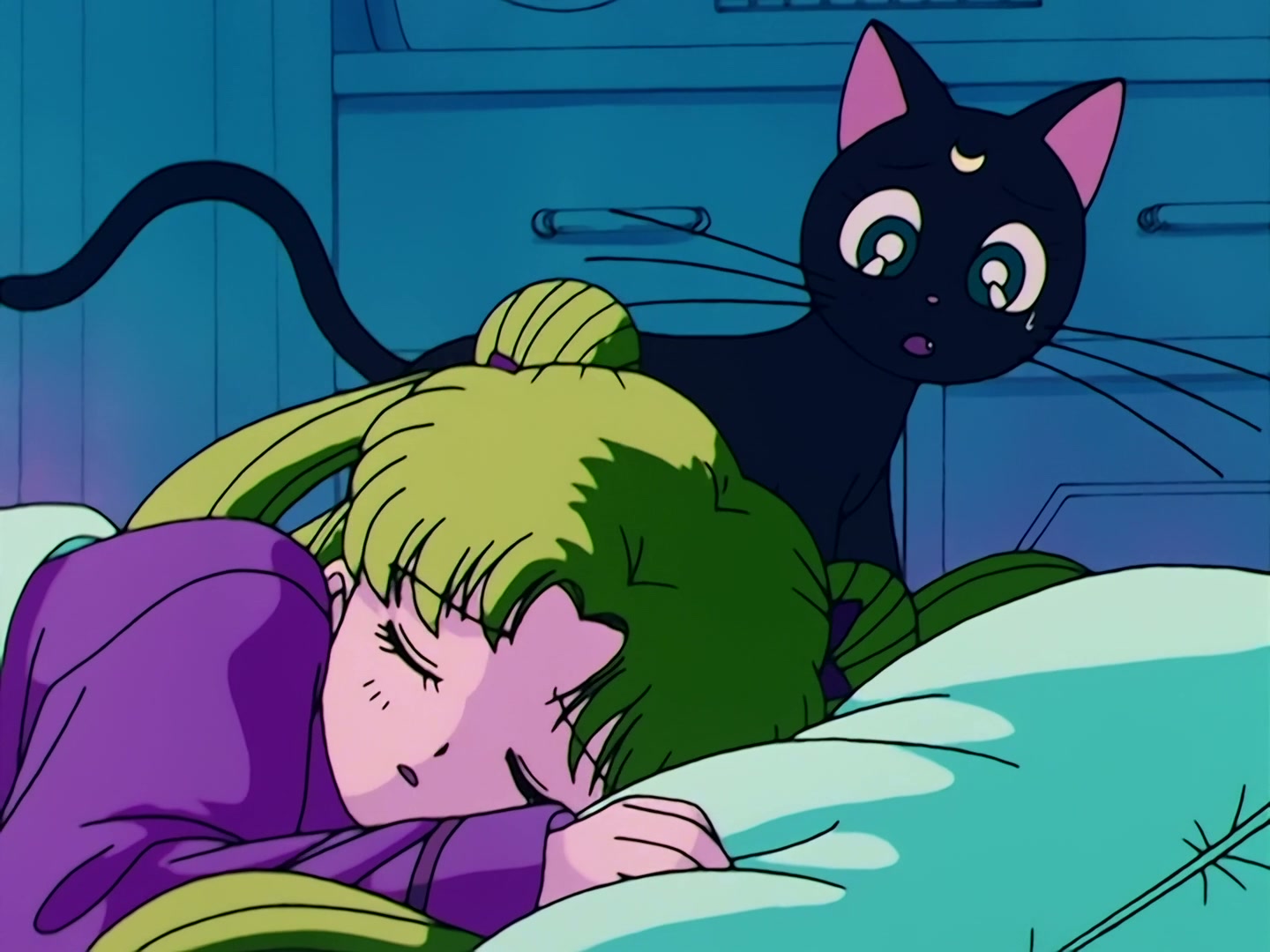 Sailor Moon Ep 36: Usagi is Confused! Is Tuxedo Mask Evil? @ 00:02:47