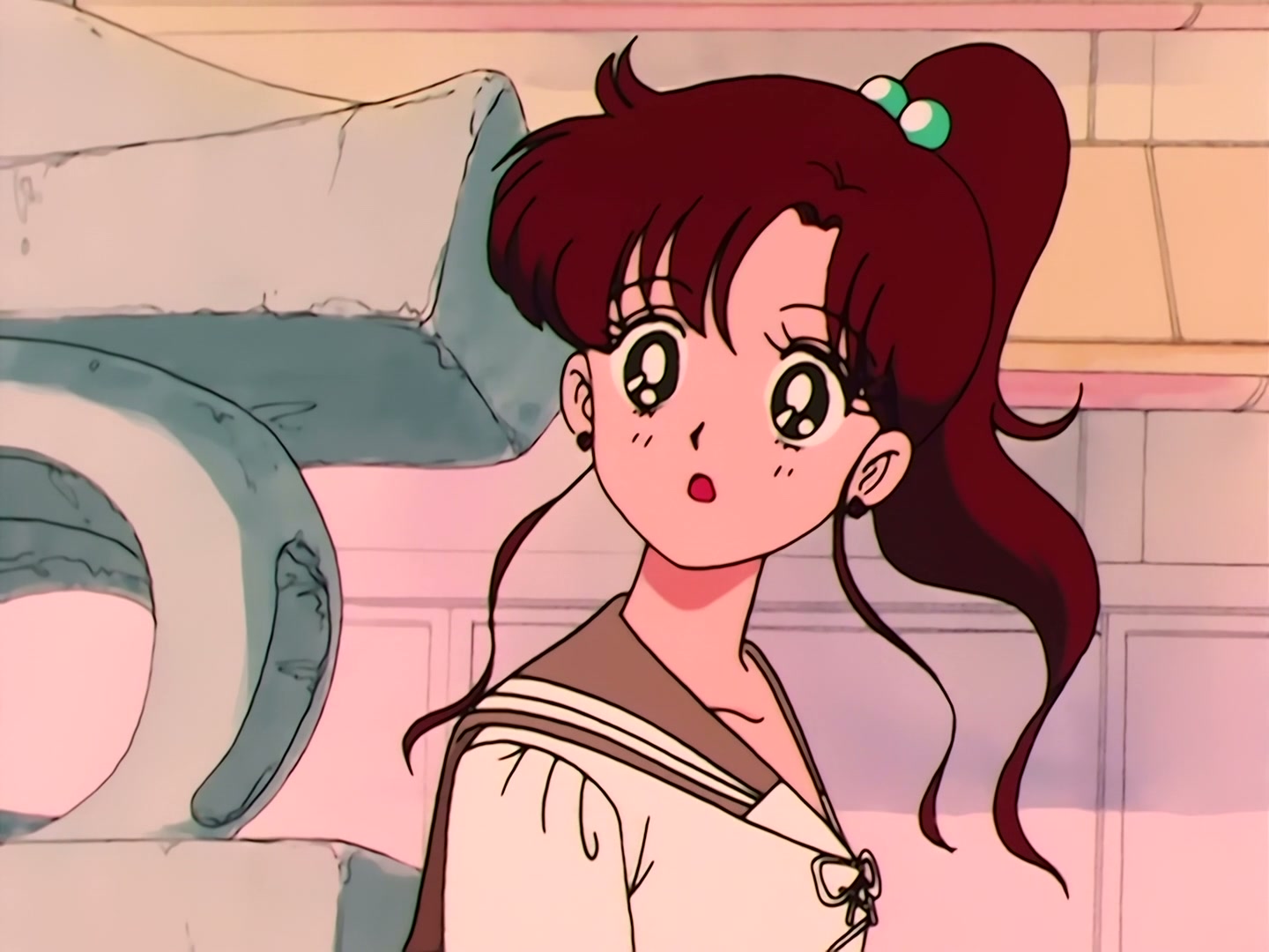 Sailor Moon Ep 36: Usagi is Confused! Is Tuxedo Mask Evil? @ 00:04:57