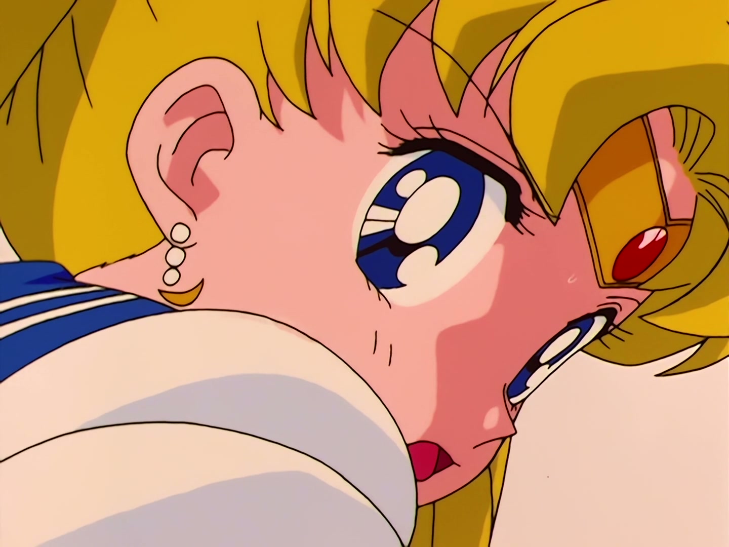 Sailor Moon Ep 36: Usagi is Confused! Is Tuxedo Mask Evil? @ 00:15:21