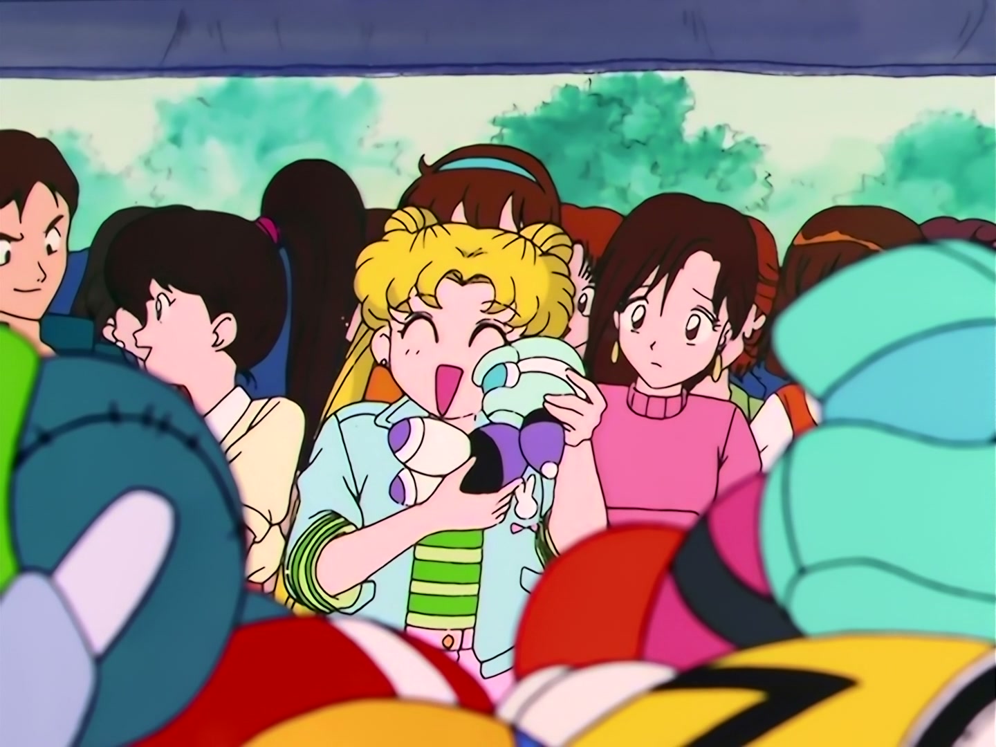 Sailor Moon Ep 98: To Save Our Friends: Moon and Uranus Join Forces @ 00:05:23