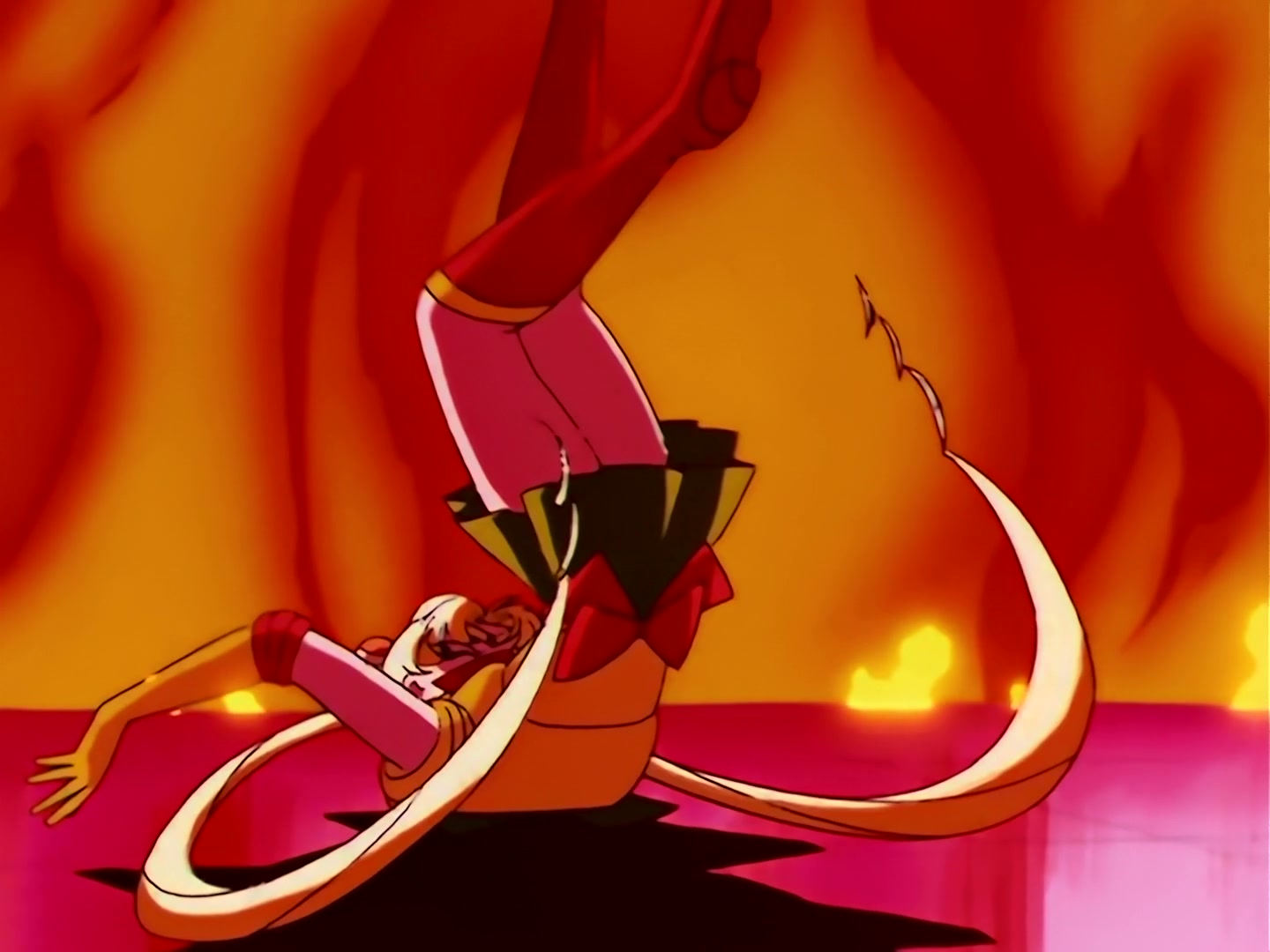 Sailor Moon Ep 111: The Holy Grail's Mystical Power! Moon's Double Transformation @ 00:16:26