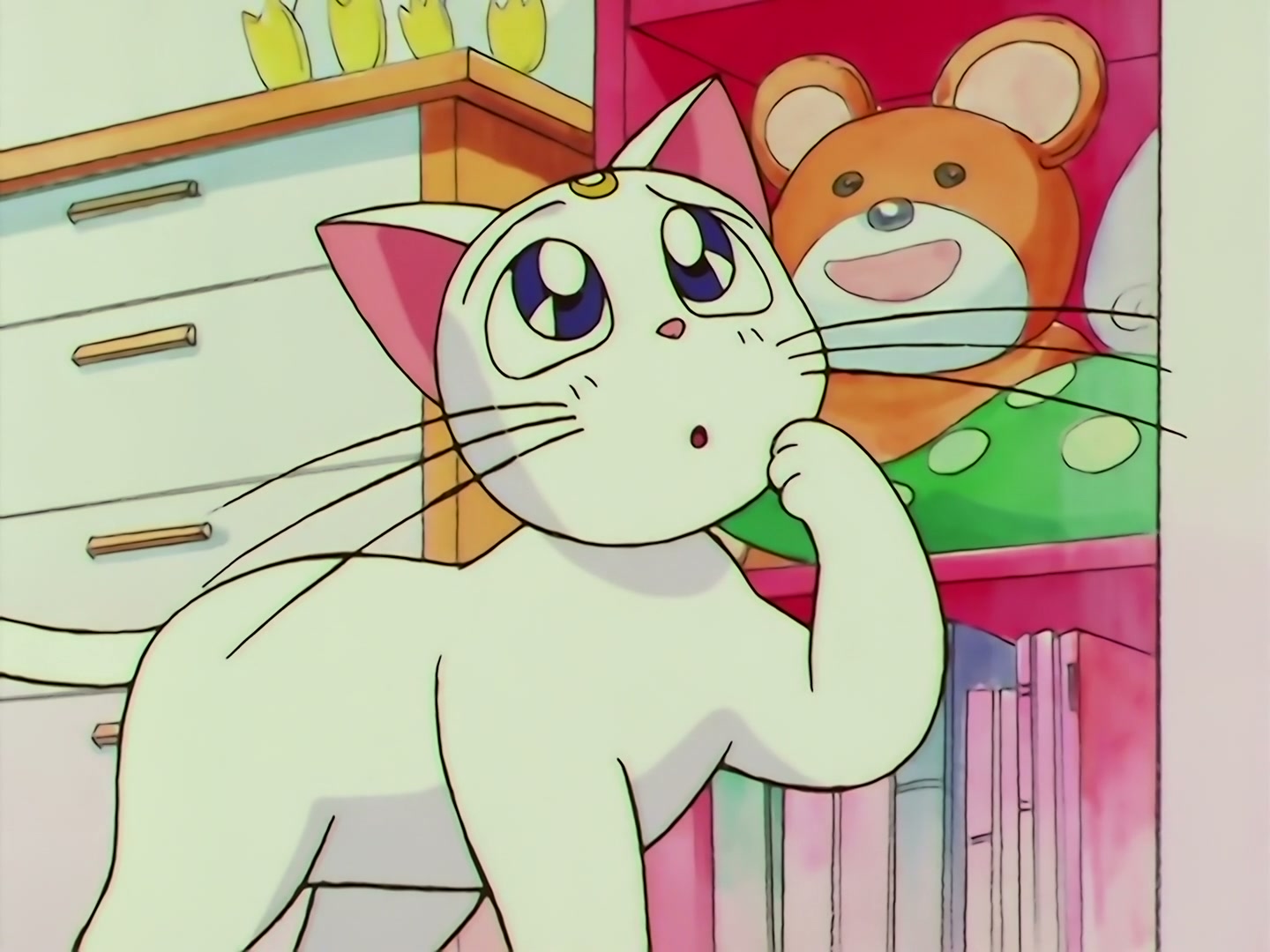 Sailor Moon Ep 133: Artemis is Cheating? Enter the Mysterious Kitten @ 00:09:12