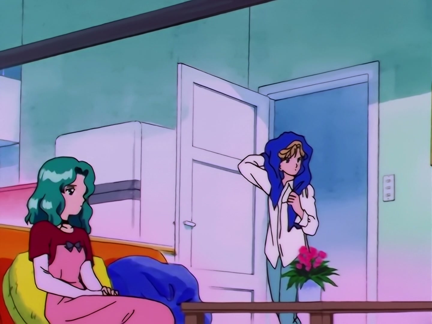 Sailor Moon Ep 169: The Cursed Mirror! Mamoru Caught in a Nightmare @ 00:02:12