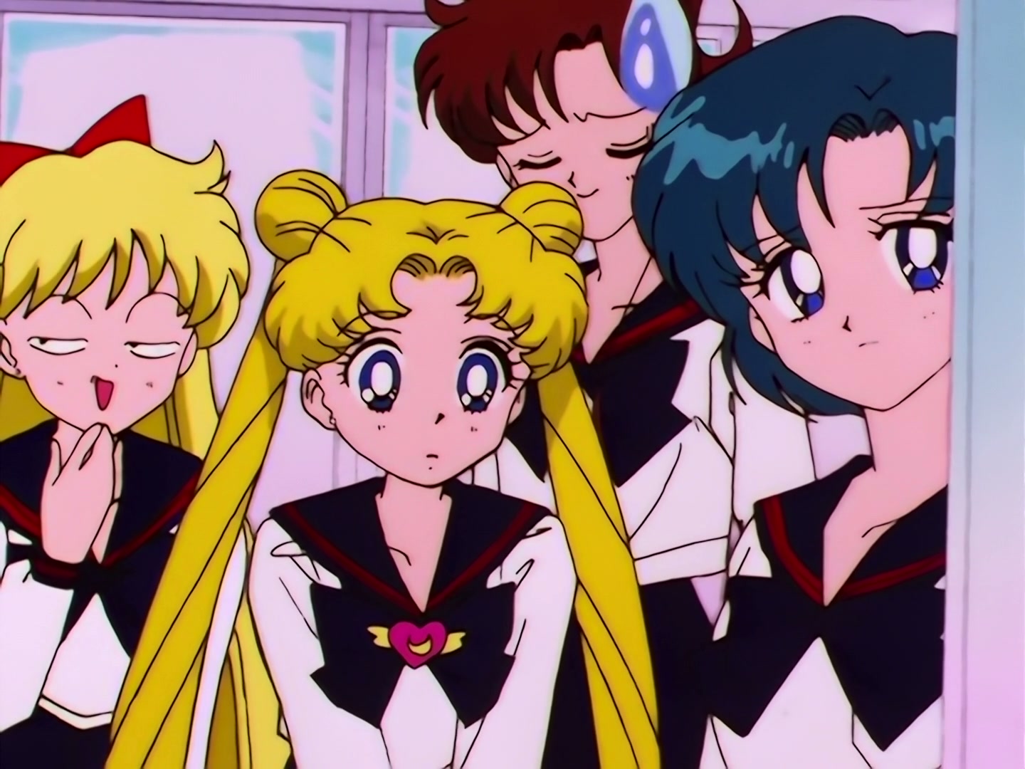 Sailor Moon Ep 169: The Cursed Mirror! Mamoru Caught in a Nightmare @ 00:04:29