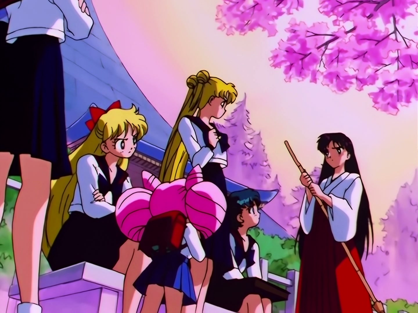 Sailor Moon Ep 169: The Cursed Mirror! Mamoru Caught in a Nightmare @ 00:11:41