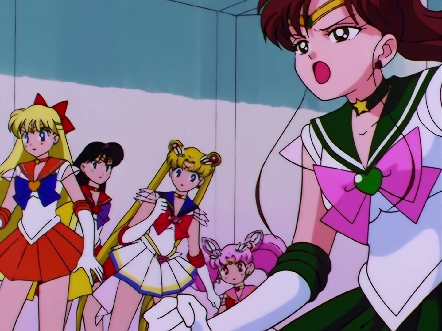 Sailor Moon Ep 169: The Cursed Mirror! Mamoru Caught in a Nightmare @ 00:15:37