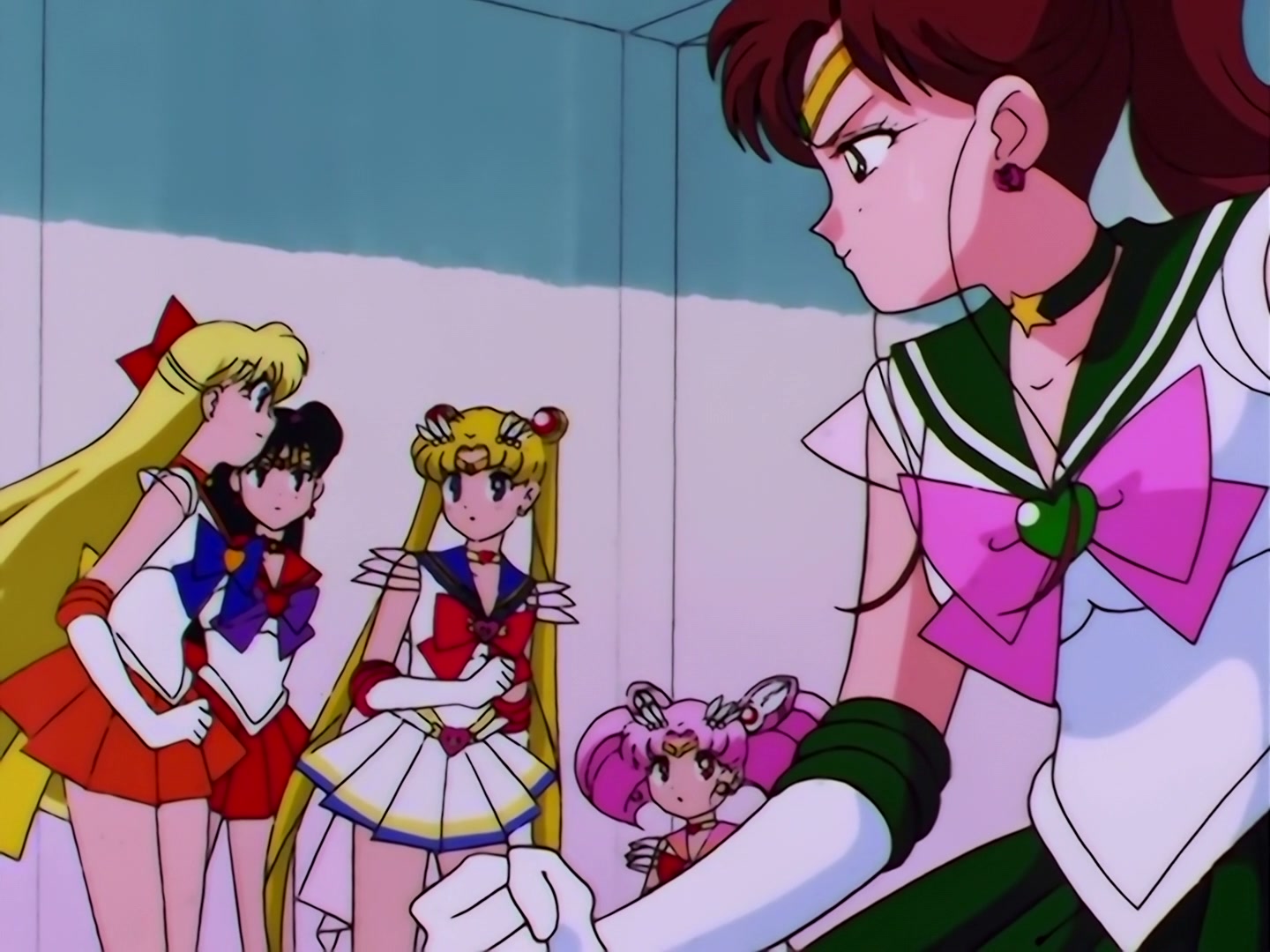Sailor Moon Ep 169: The Cursed Mirror! Mamoru Caught in a Nightmare @ 00:15:41